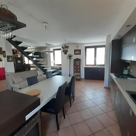 Casa La Vigna شقة